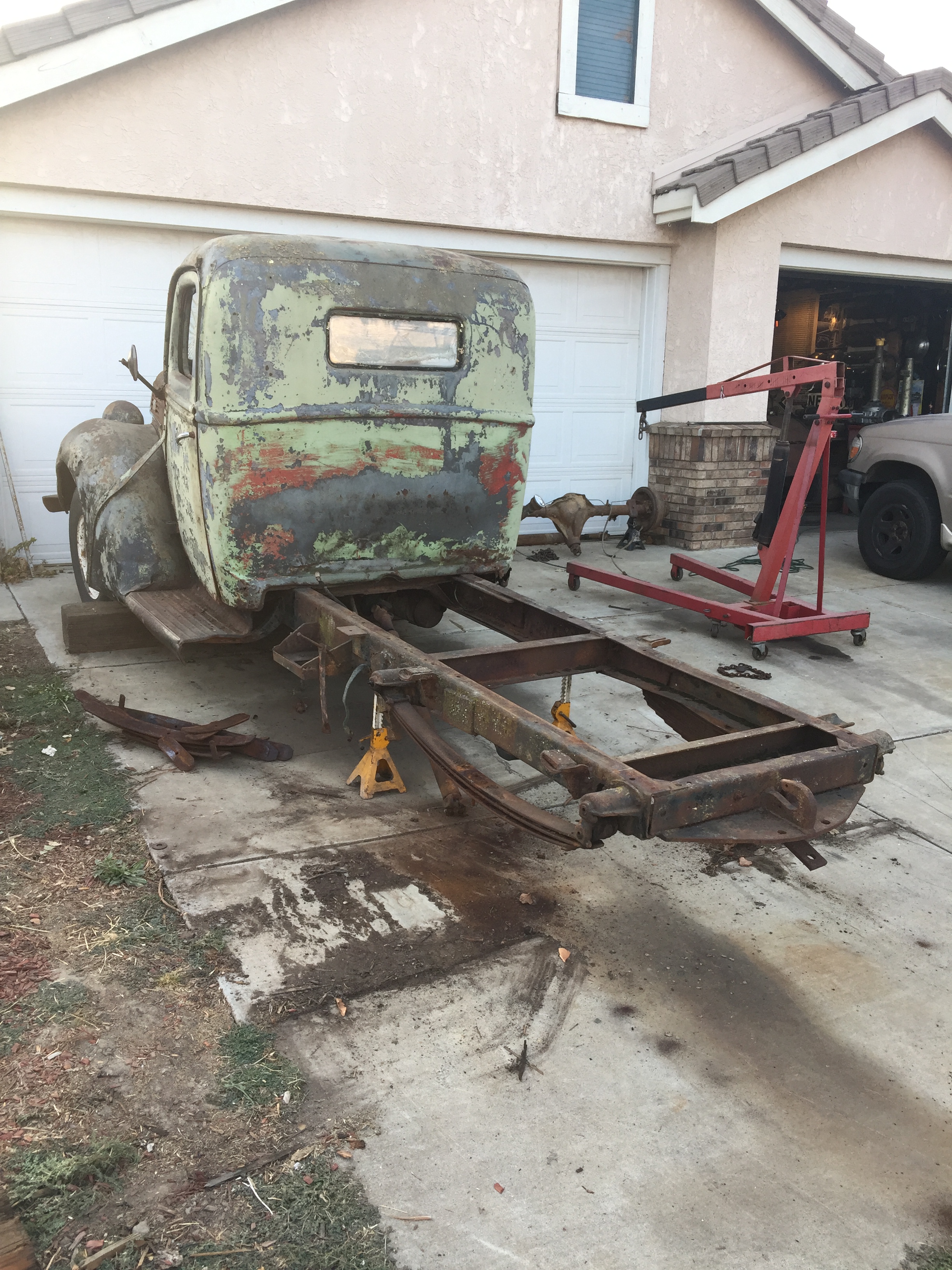 1941 ford truck - 41 ford truck - rear end shenanigans - mounting and locating a dana 60, rear fenders and more